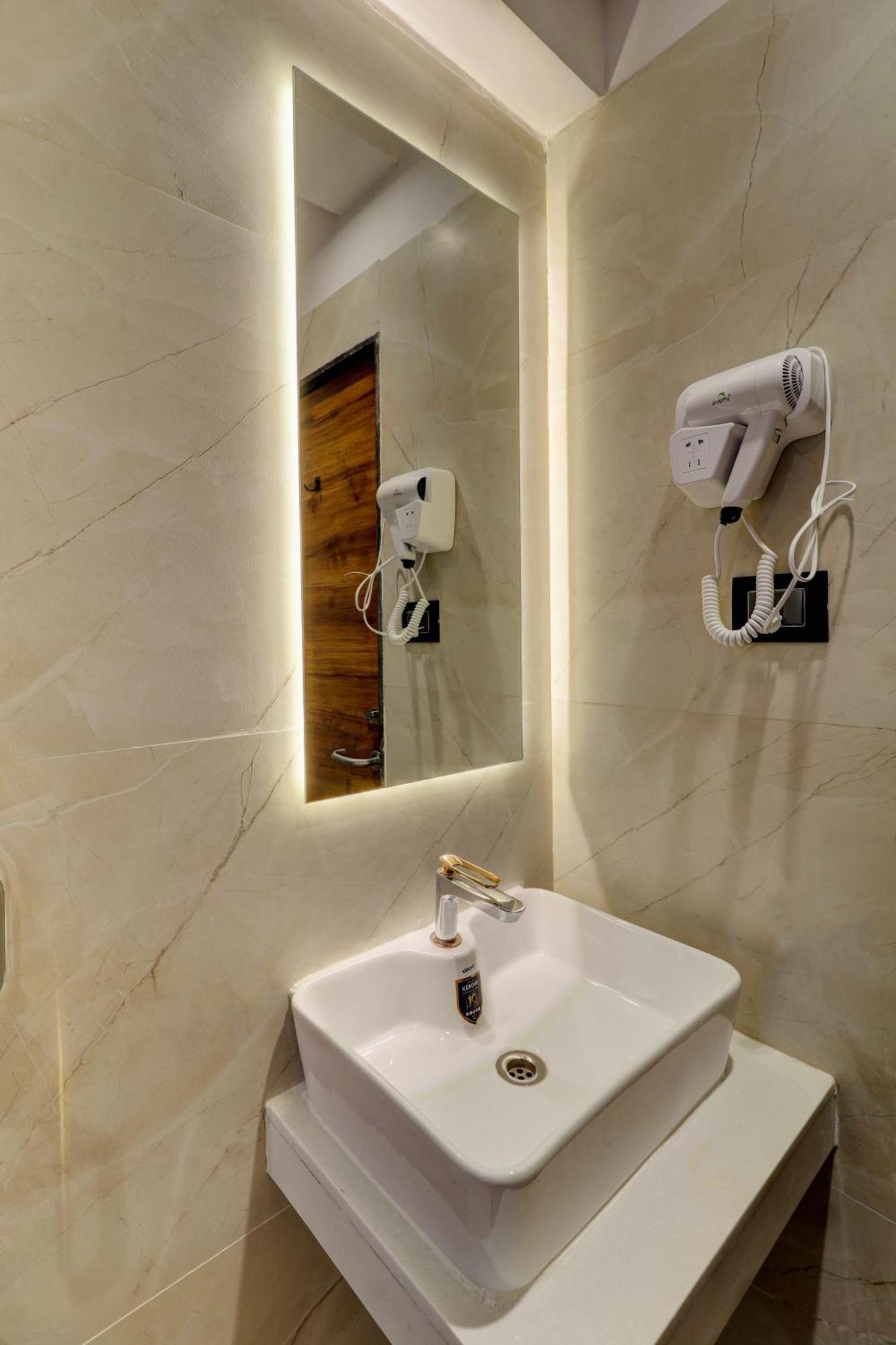 Home2 Studio Apartments Mumbai Exterior photo