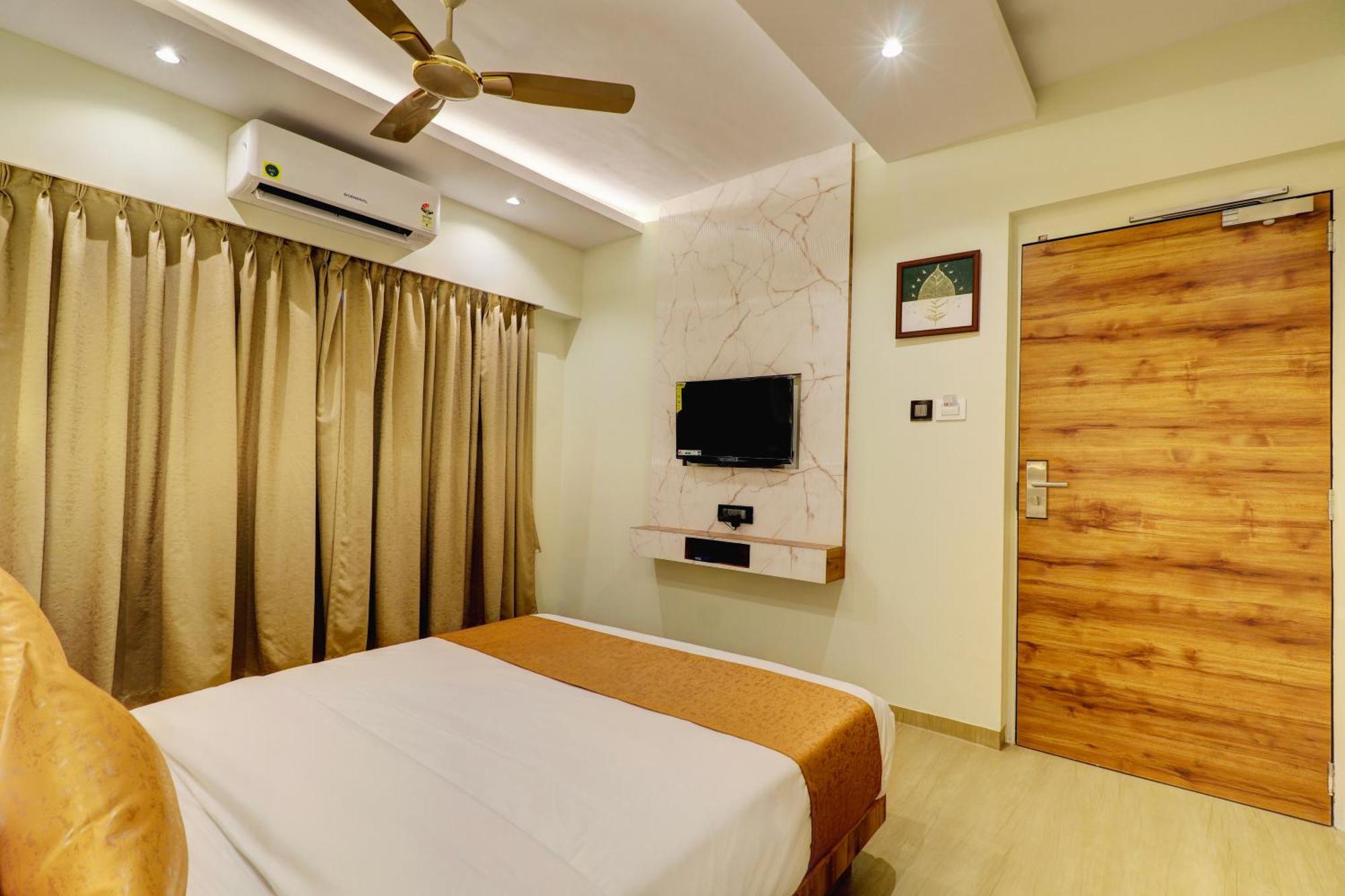 Home2 Studio Apartments Mumbai Exterior photo