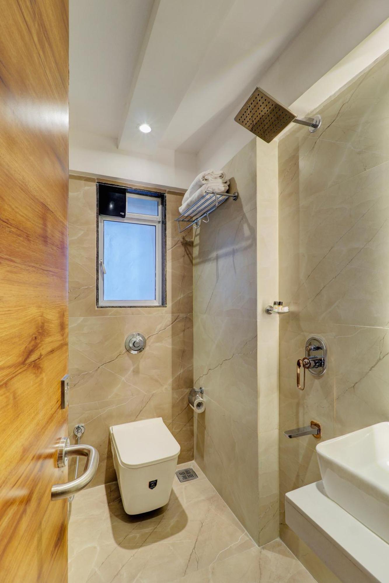 Home2 Studio Apartments Mumbai Exterior photo